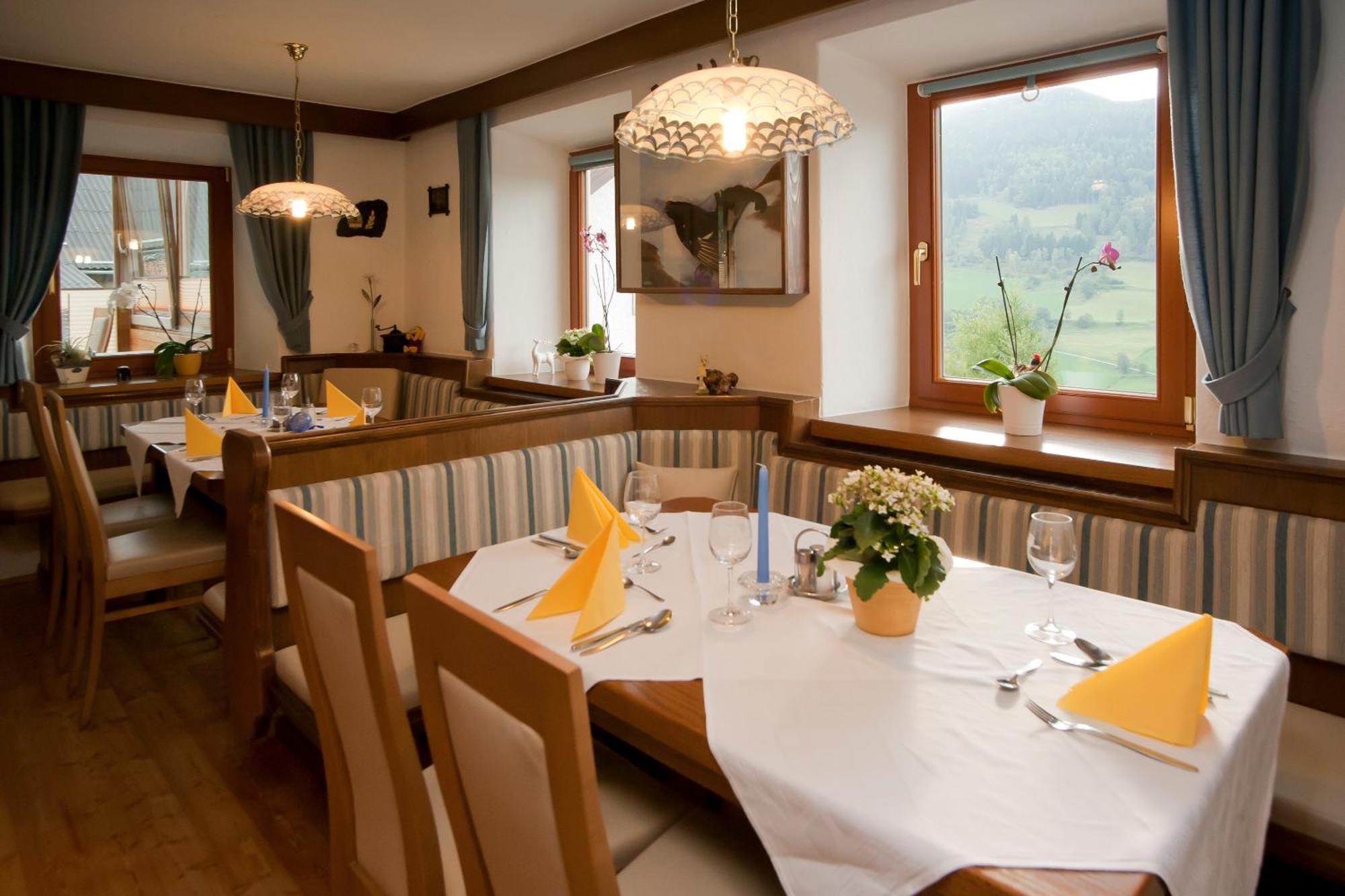 Sportbauernhof - Gasthaus Hochalmblick Krems in Kaernten Exterior photo