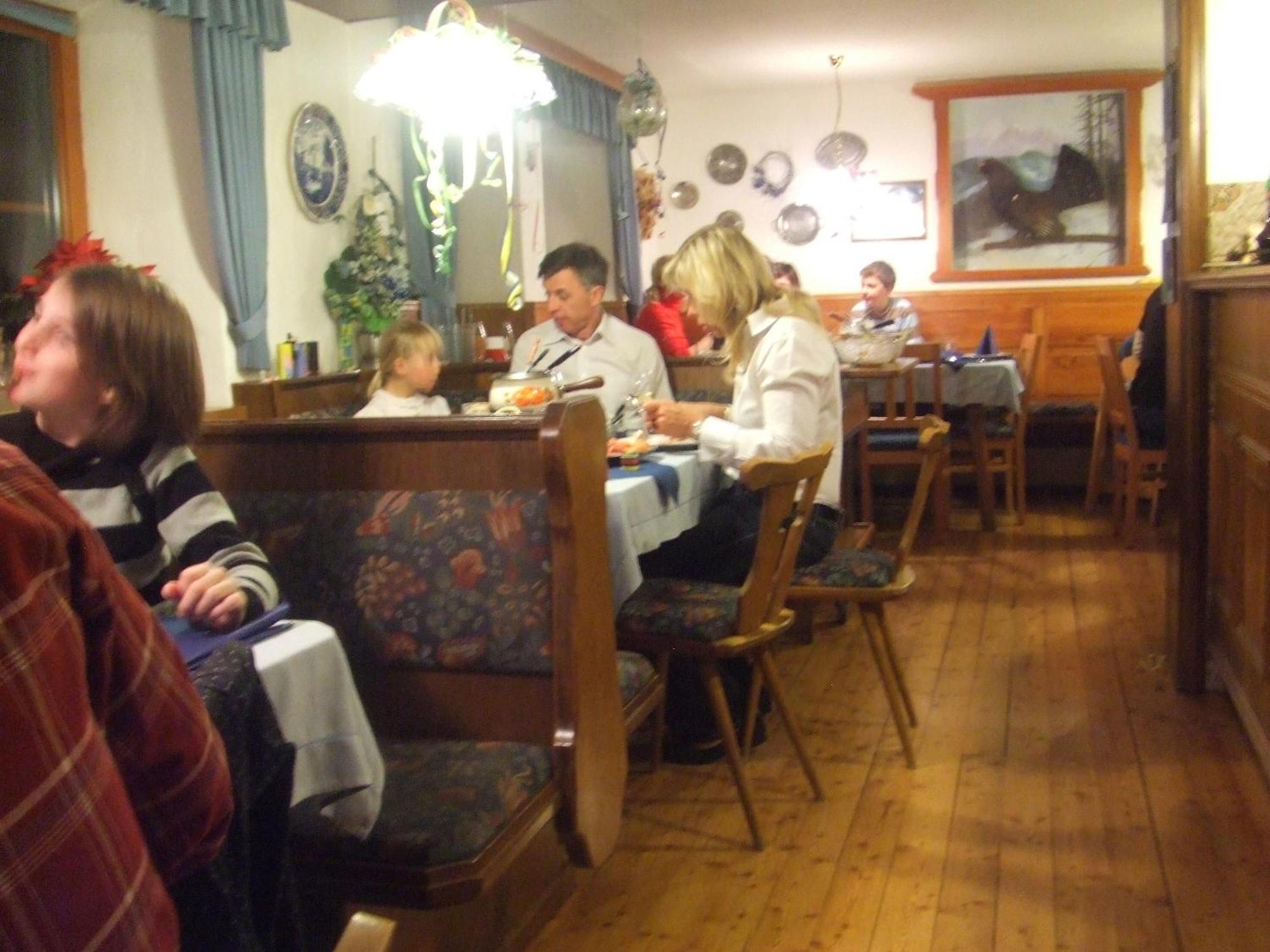 Sportbauernhof - Gasthaus Hochalmblick Krems in Kaernten Exterior photo